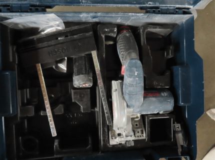 1 Akku-Handkreissäge Fabr.: Bosch Typ: